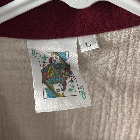 Queen of Sparkles Maroon & White Gauze Top and Short Set - Picture 4 of 8